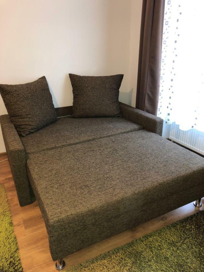 Poppys Apartment Arad Eksteriør billede