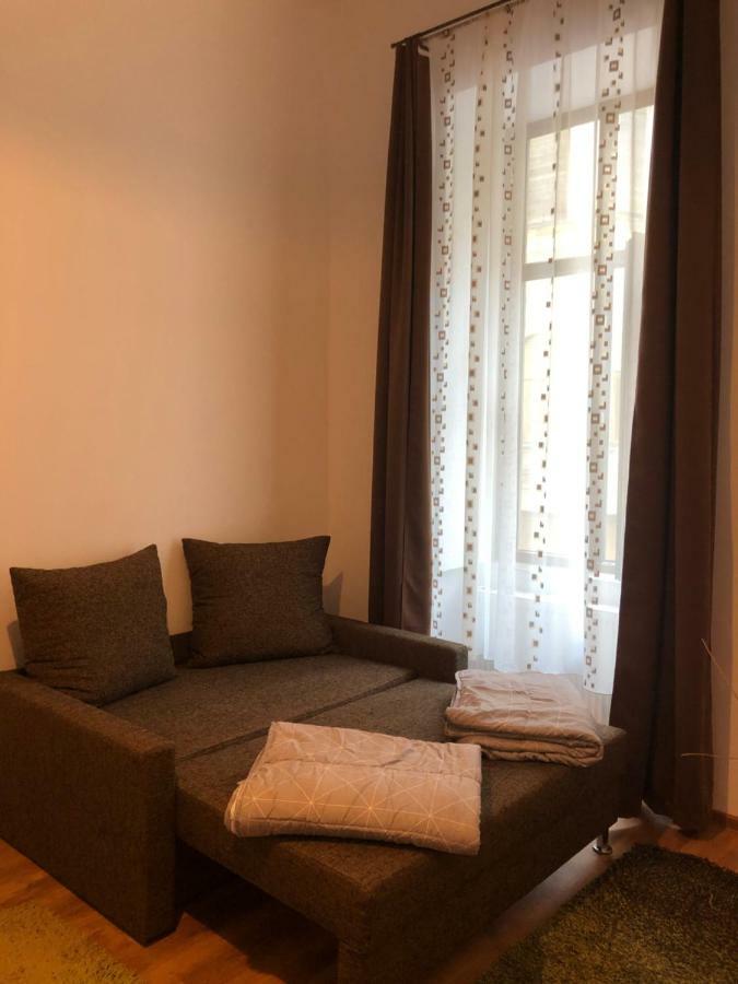 Poppys Apartment Arad Eksteriør billede